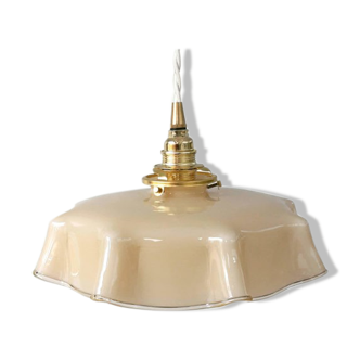 Suspension opaline