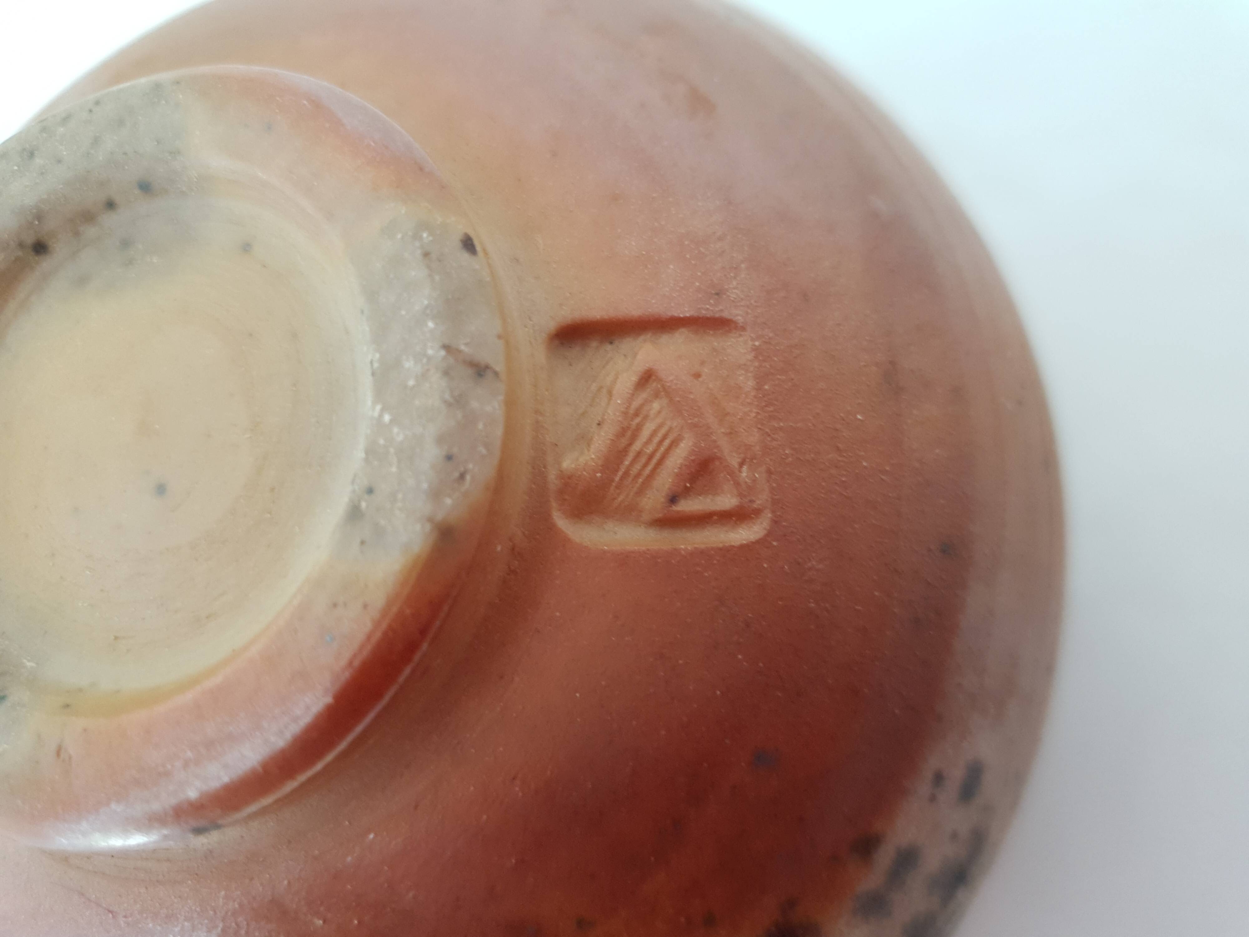Signed ceramic bowl / cup (Pictogram to identify)