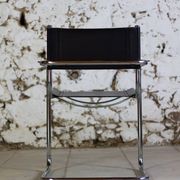 Pair of Bauhaus cantilever armchairs in chromed metal and leather, 1970