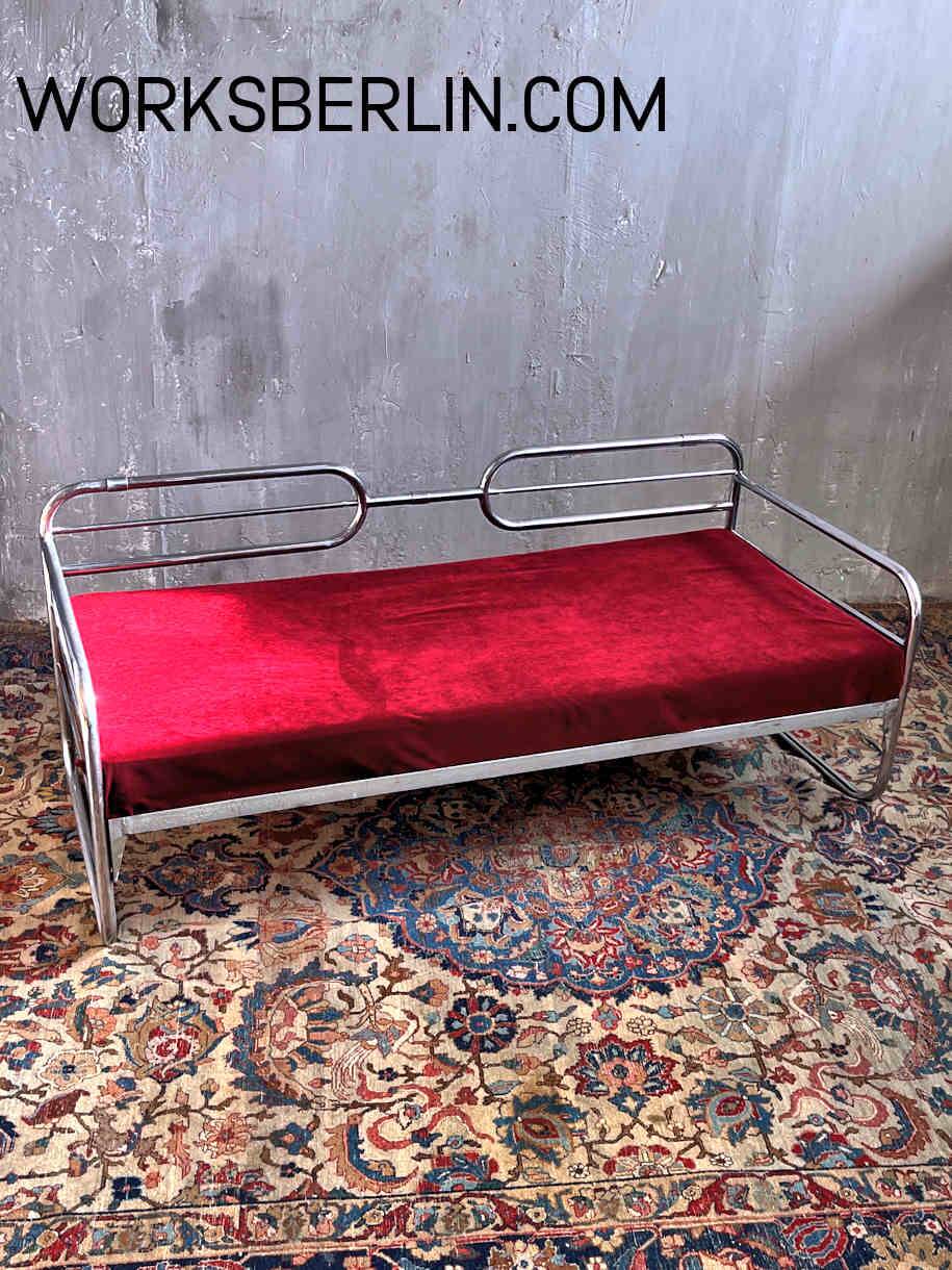 Exclusive Bauhaus Tubular Steel Sofa – A Masterpiece of Bauhaus Design