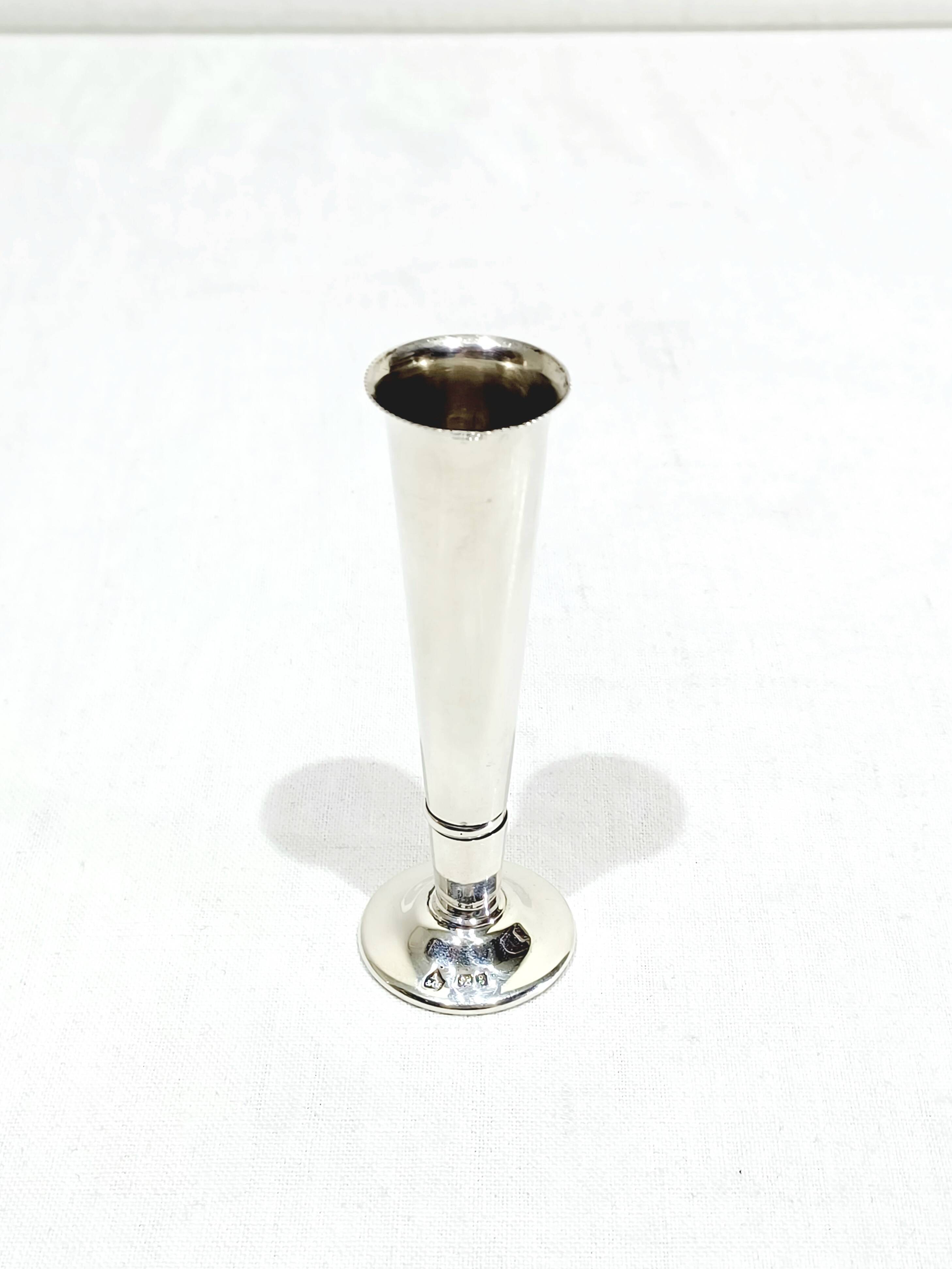 Asprey & Co - Small silver cornet vase