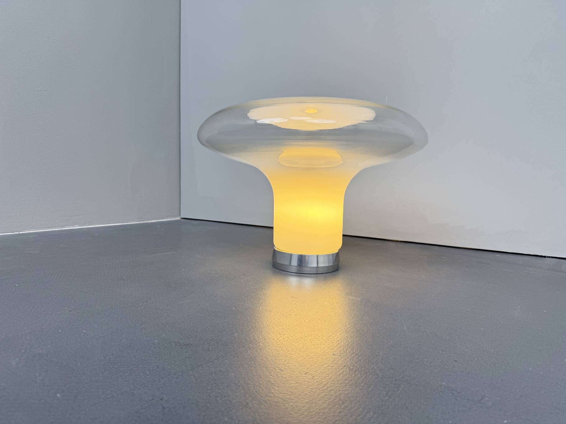 Lesbo table lamp by Angelo Mangiarotti for Artemide, Italy, 1960s