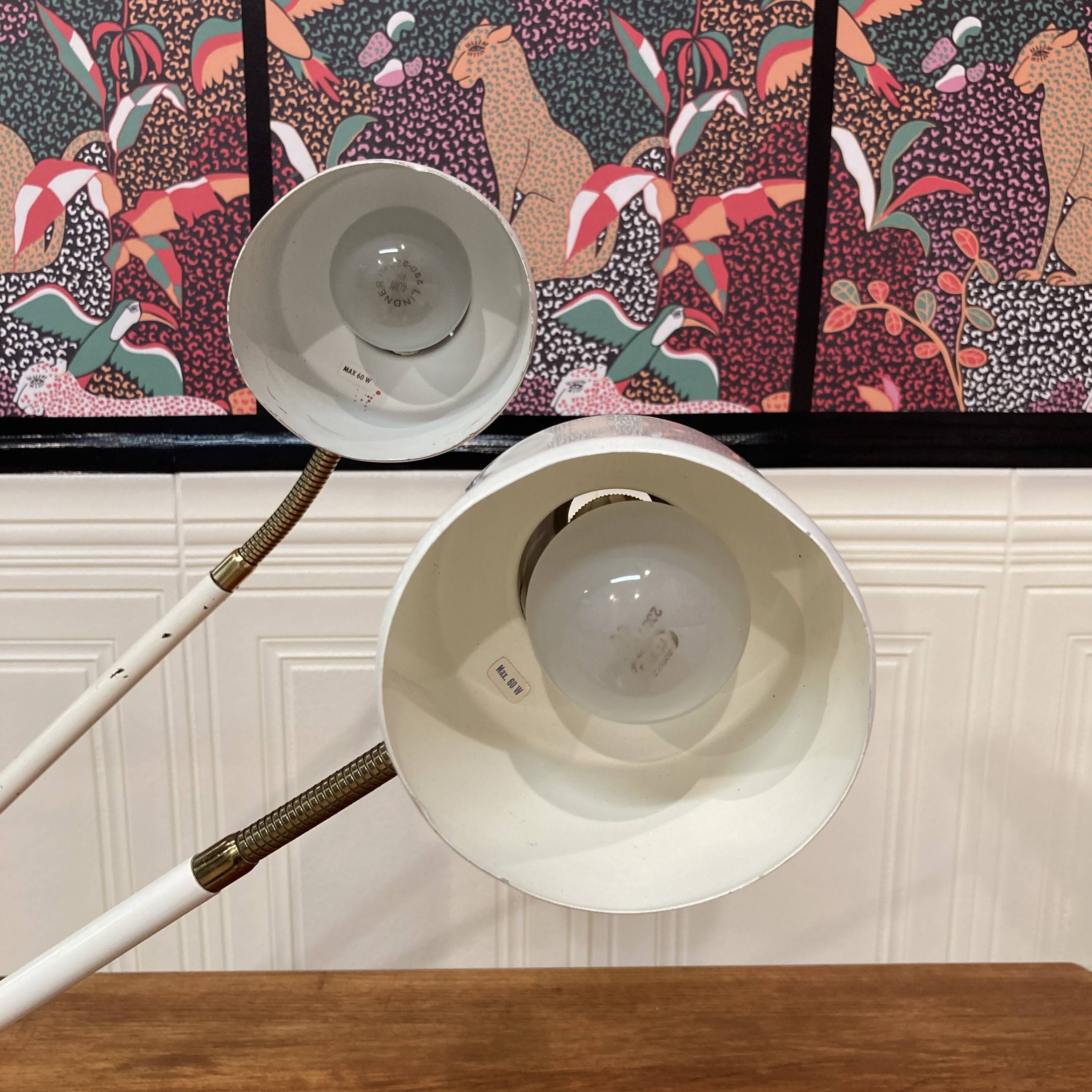 Paire de grandes lampes industrielles modulables 1950.