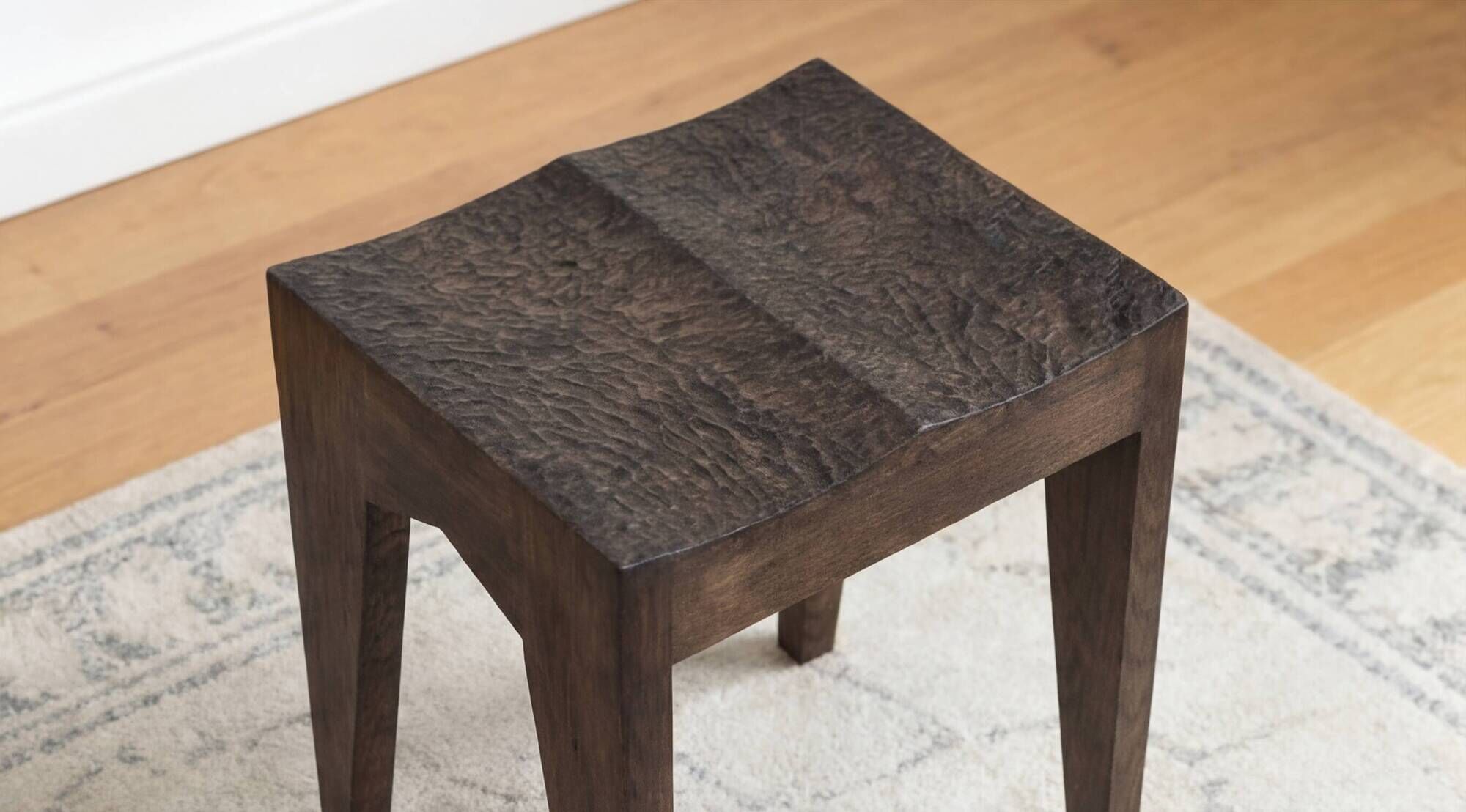 Stool "wave"