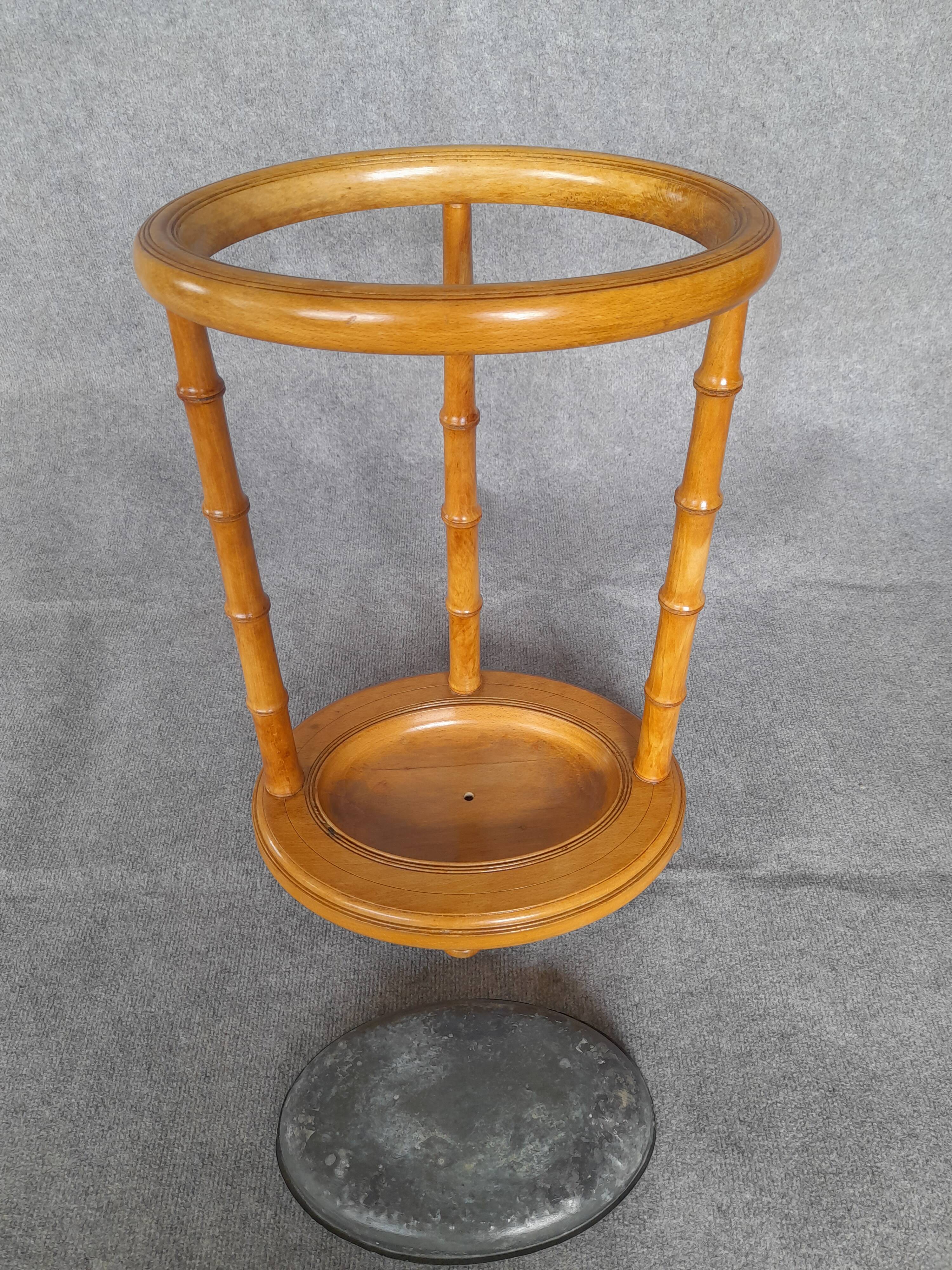 Porte parapluie en bois