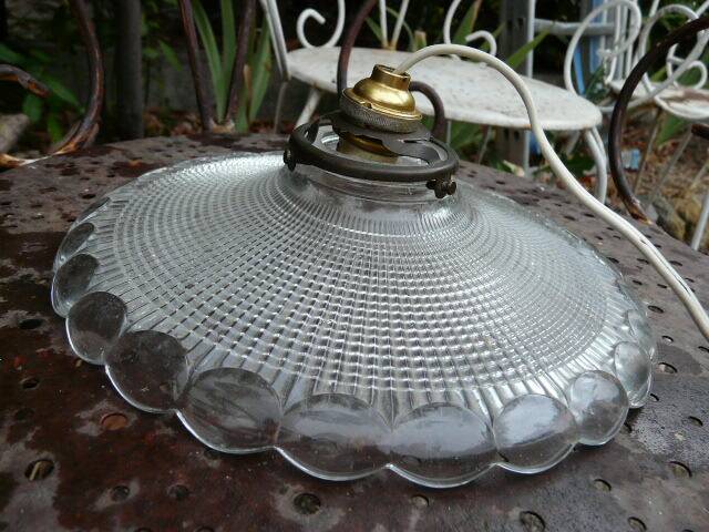 Suspension en verre holophane 1920