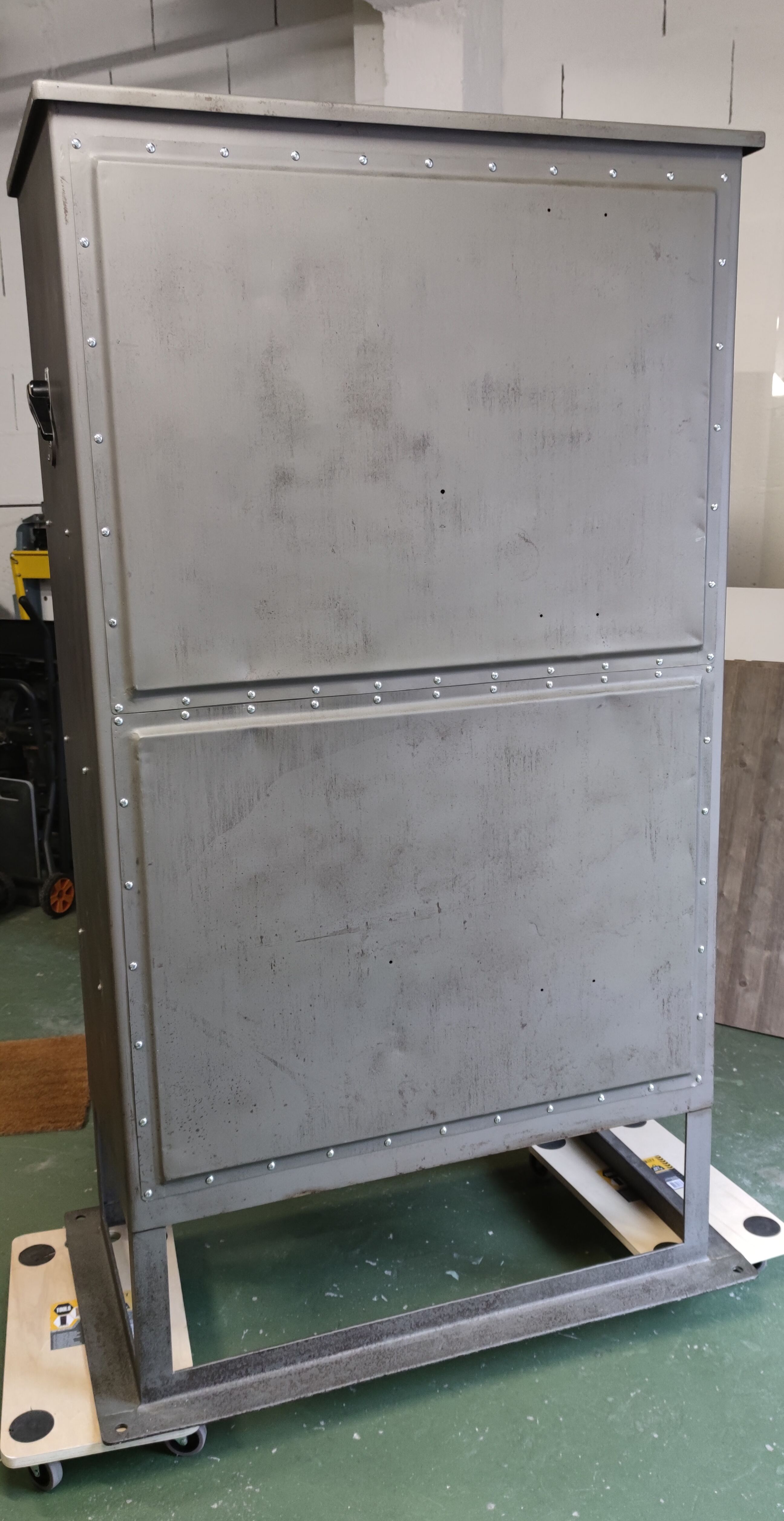 Armoire métallique électrique