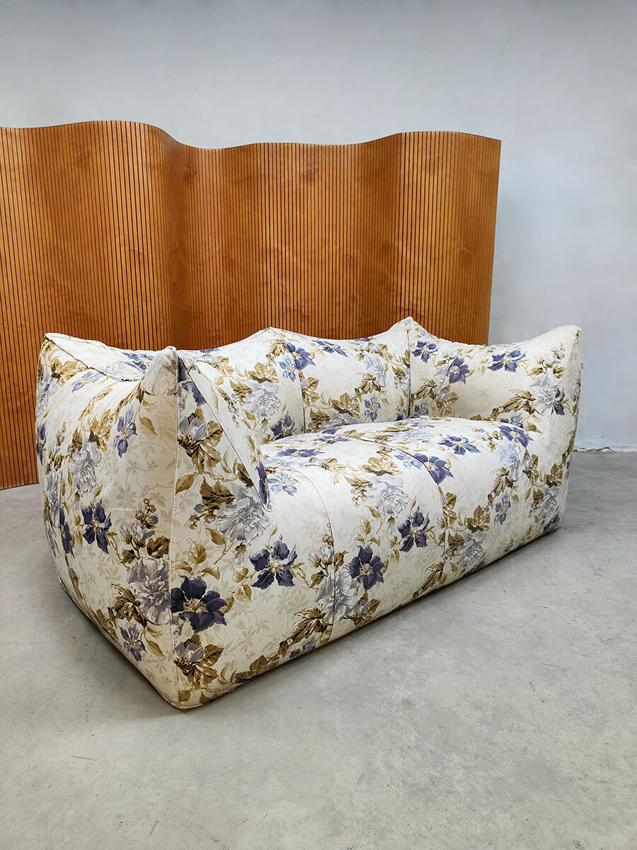 Vintage 'Le Bambole' sofa Mario Bellini B&B Italia 'Flowers'