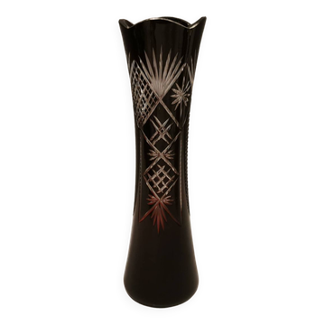 Crystal glass vase, in burgundy/reddish coloured glass with translucent details.
