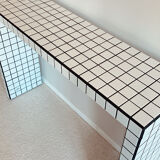 High console tiled mosaic glossy white joint black