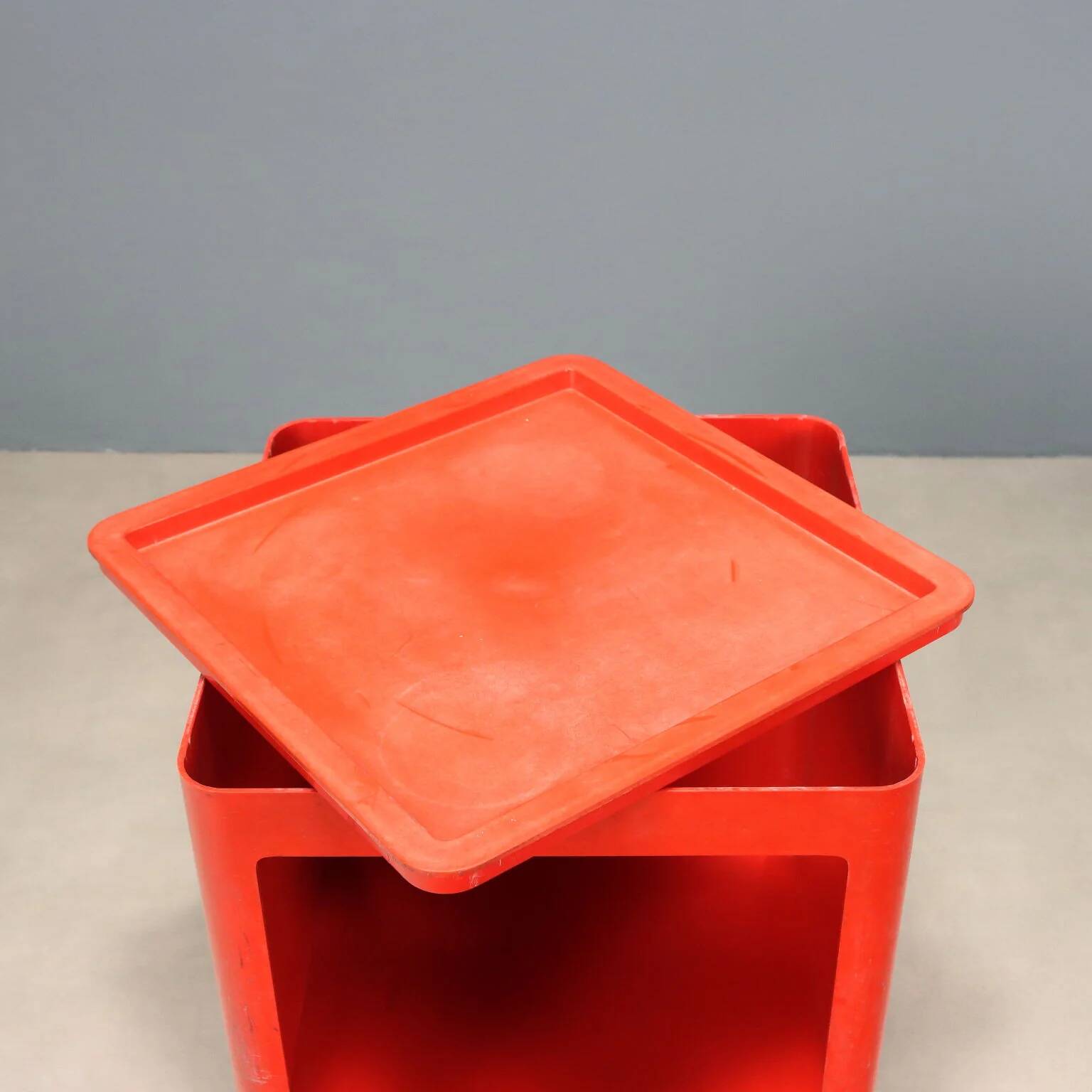 Meuble Valletto Quadro en plastique rouge