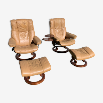 Paire de fauteuils et ottoman cuir marron stressless erkones