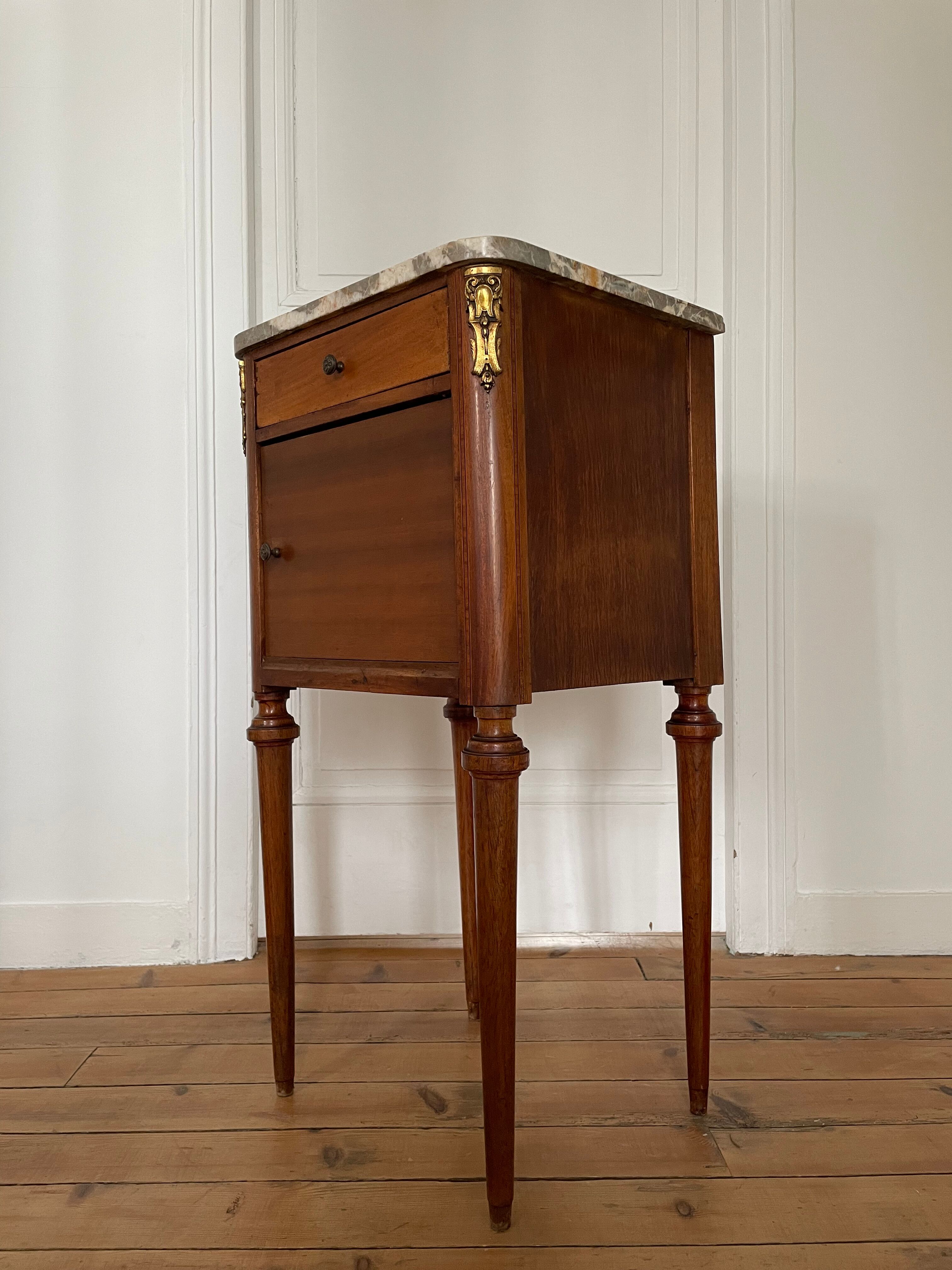 Paire de chevets 1900