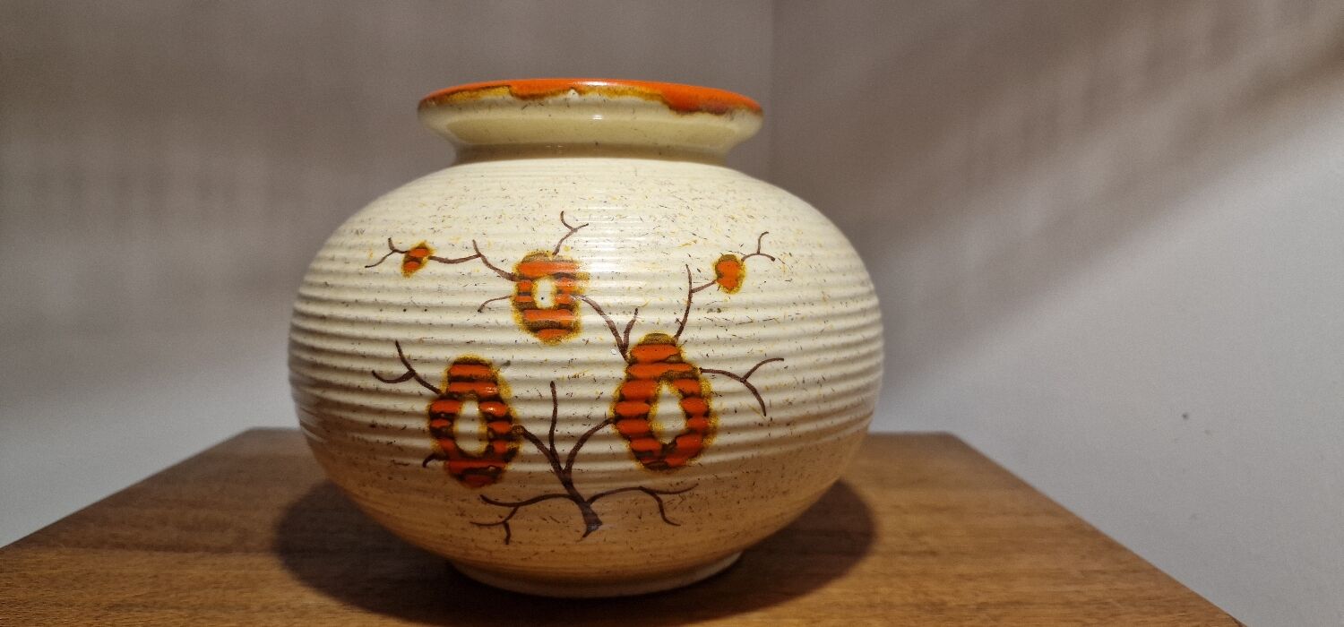 Vase poterie fleurie
