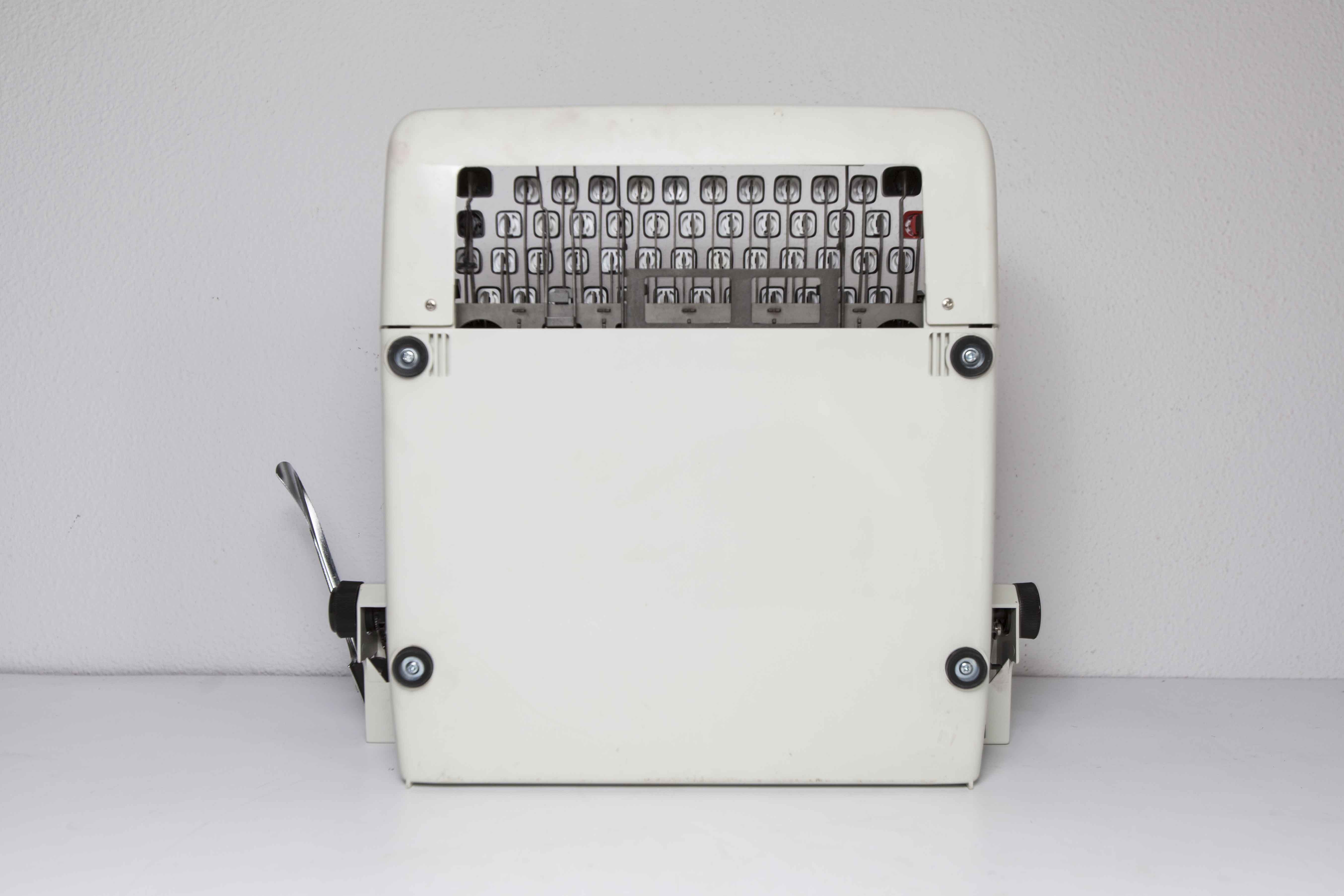 Machine à écrire Hermès 305 révisée