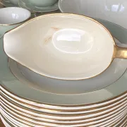 Villeroy & Boch table service in celadon green and ivory - 102 pieces