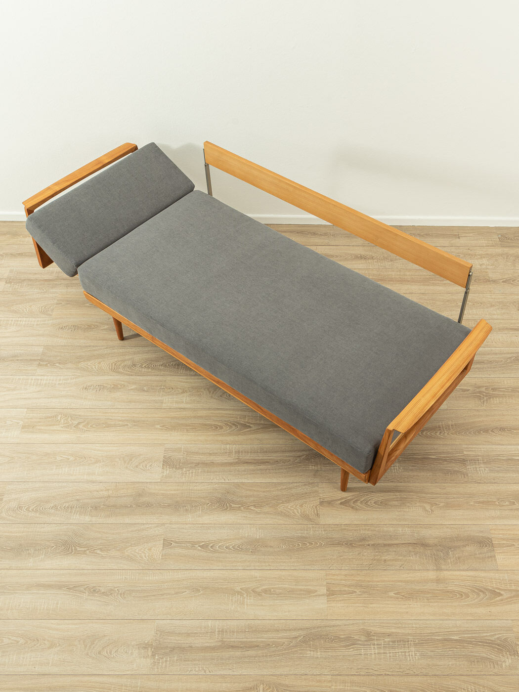 1950s Sofa, Knoll Antimott
