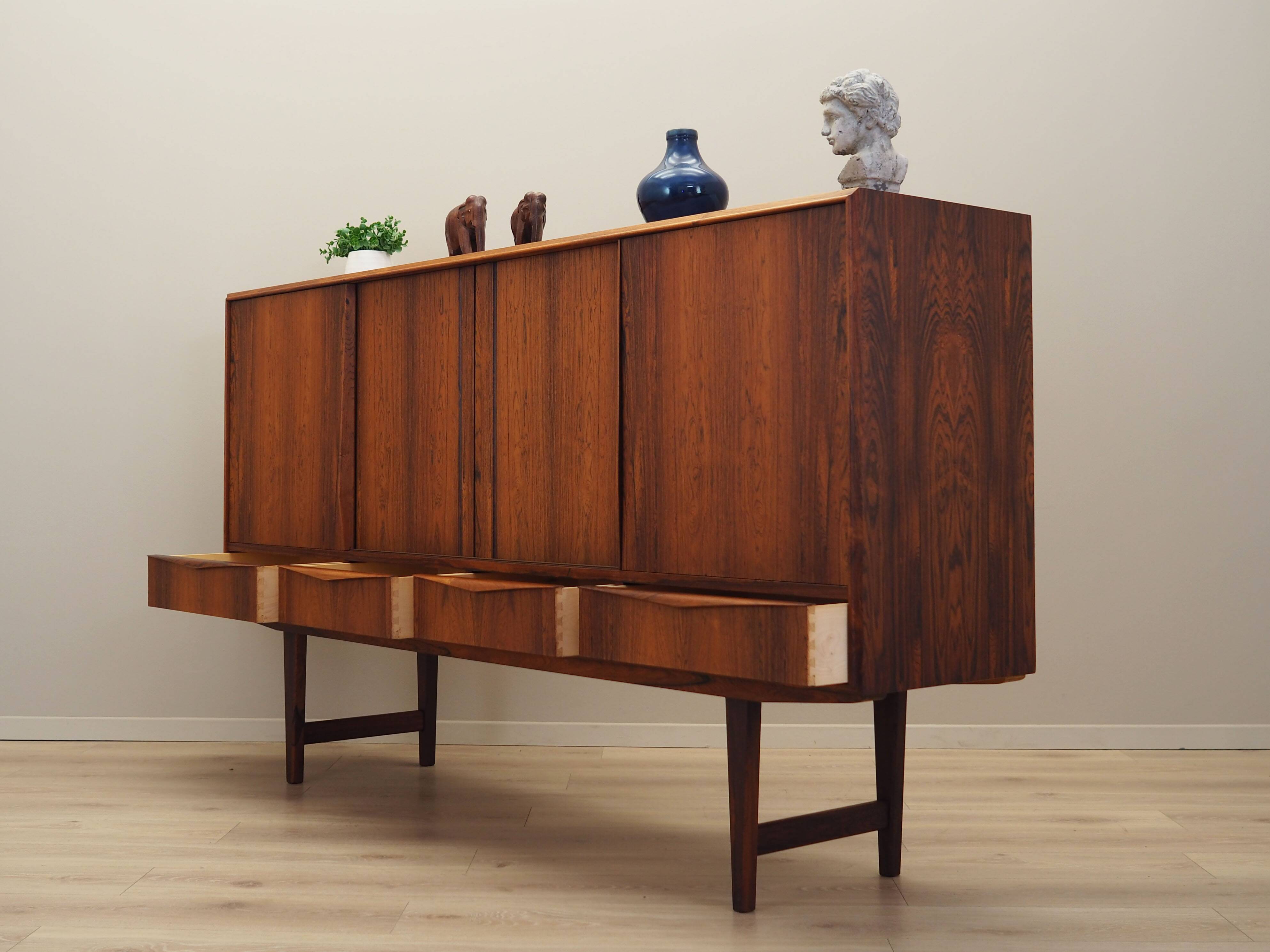 Enfilade en palissandre, design danois, années 1960, designer : E.W. Bach