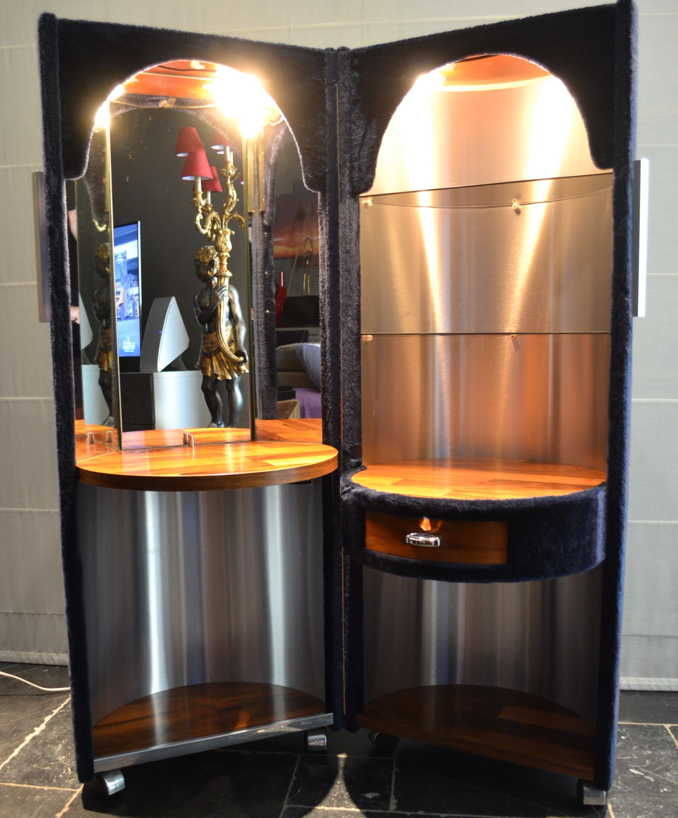 70's moumoutte dressing table, distributed by Roche Bobois