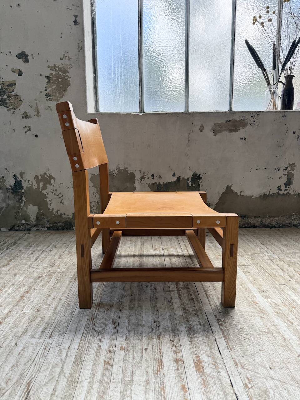 Elm and leather armchair Maison Regain