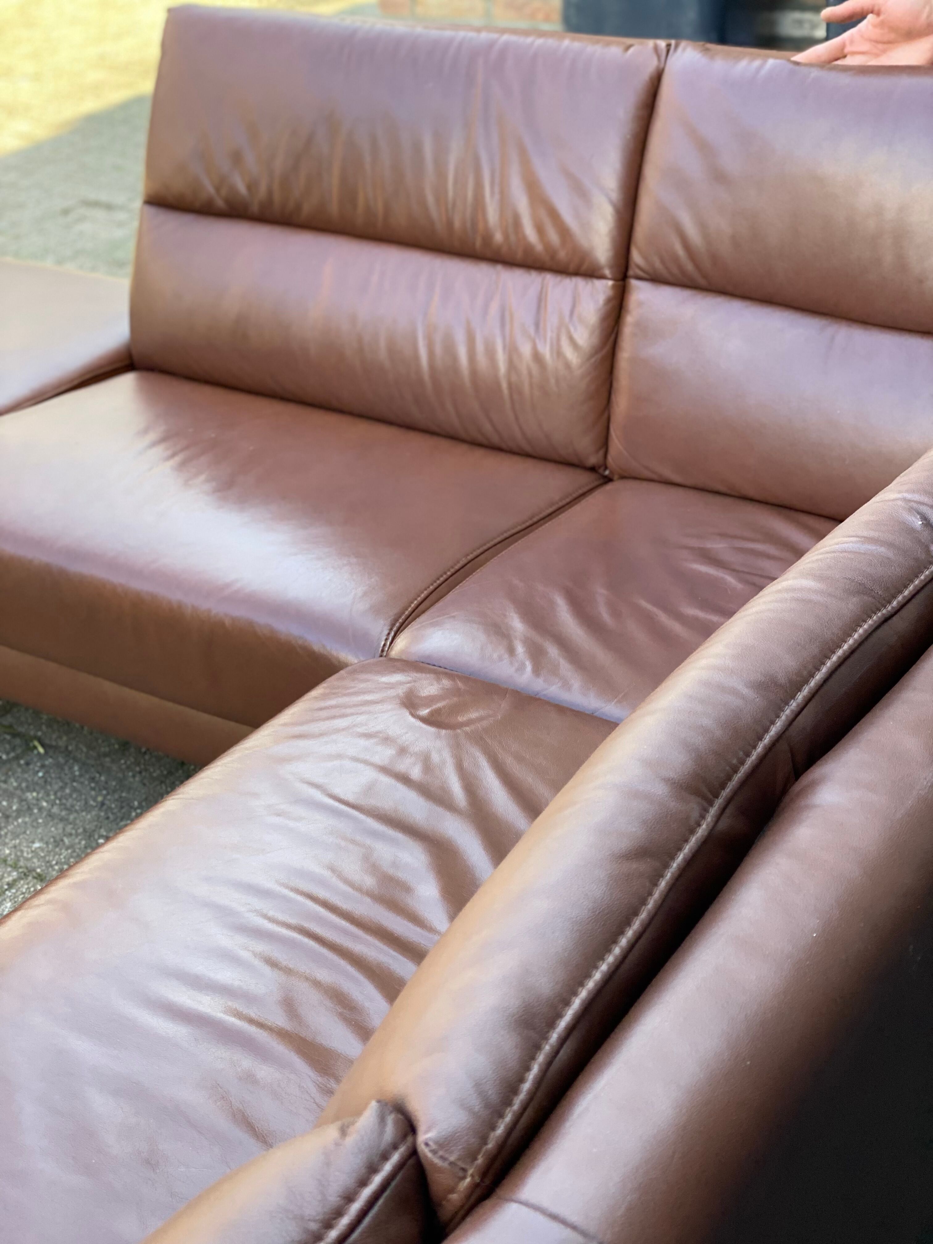 Vintage Leather Lounging Sofa by Prominent