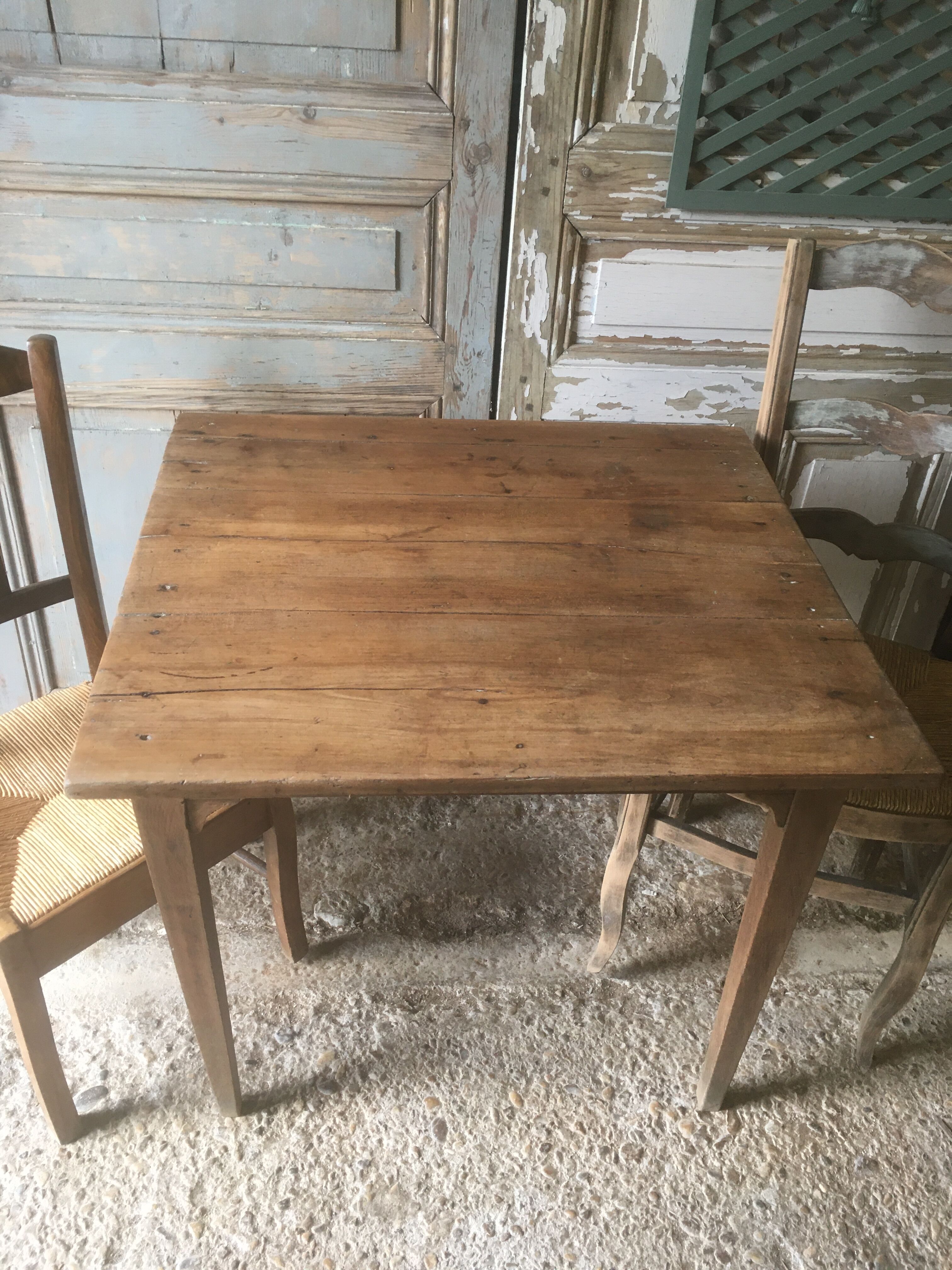 Farmhouse table