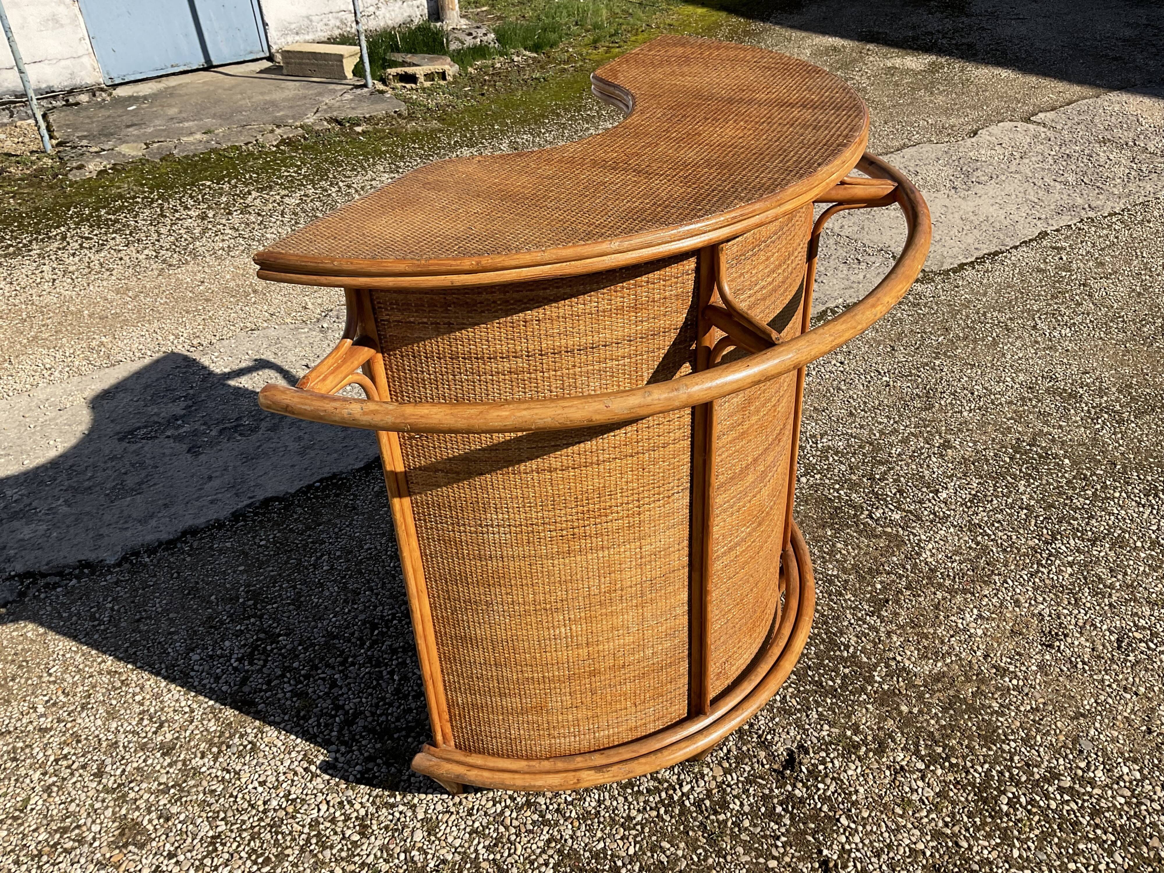 Rattan bar