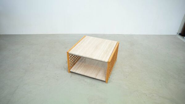Table basse en travertin et en rotin