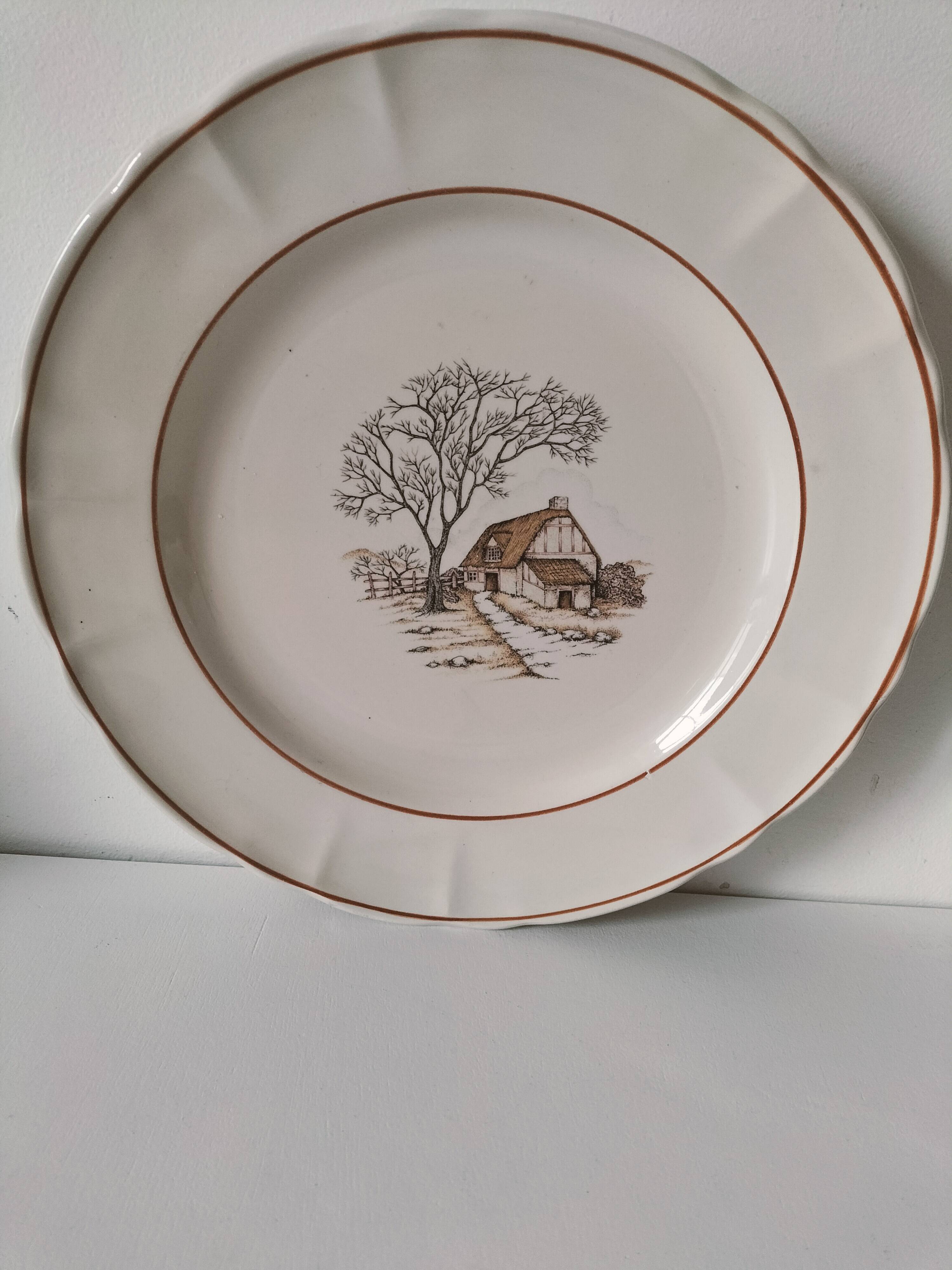 Large vintage Italian earthenware platter with cottage decoration – 1950s-1970s