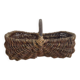 Small wicker and hazelnut basket