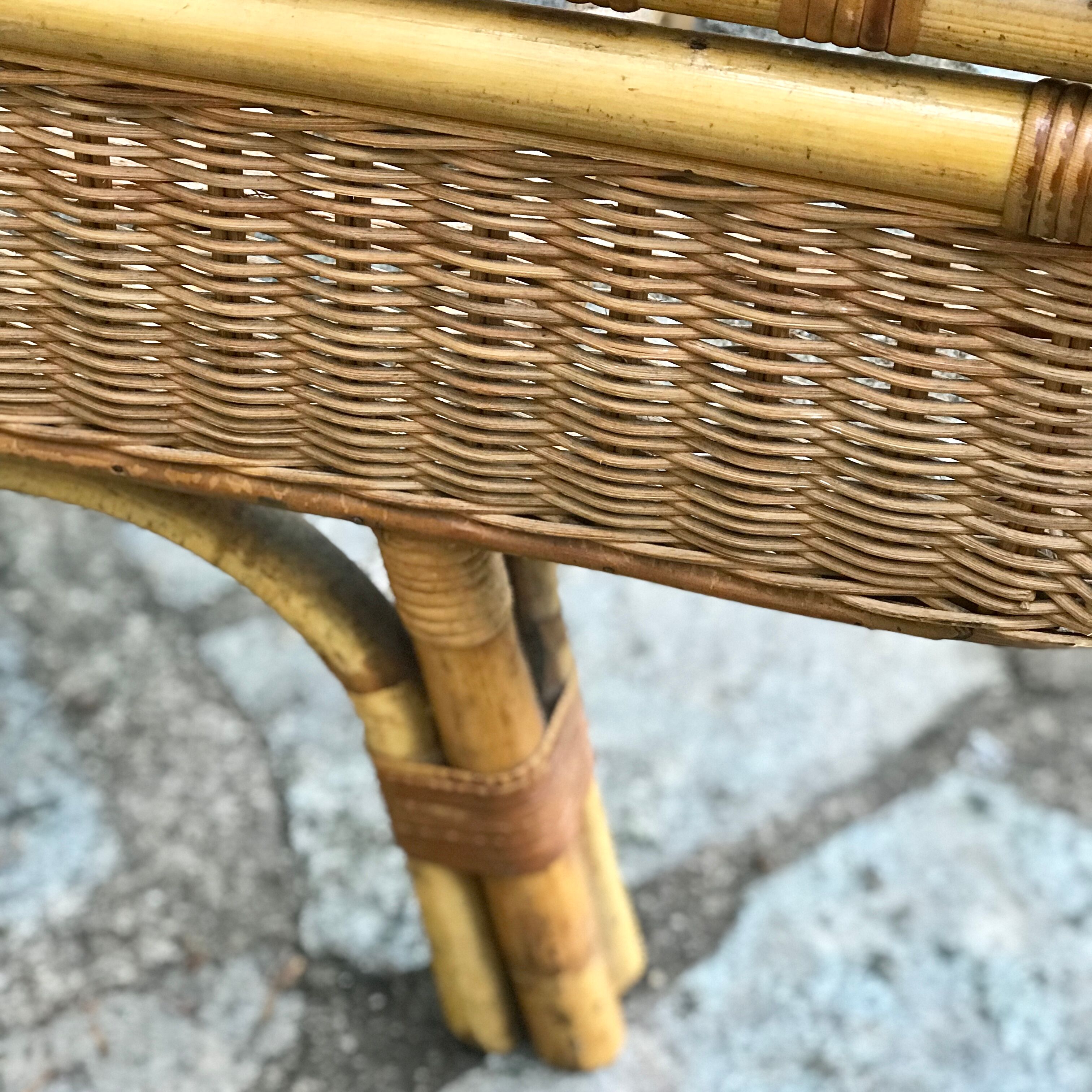 Evolutionary cradle rattan daybed