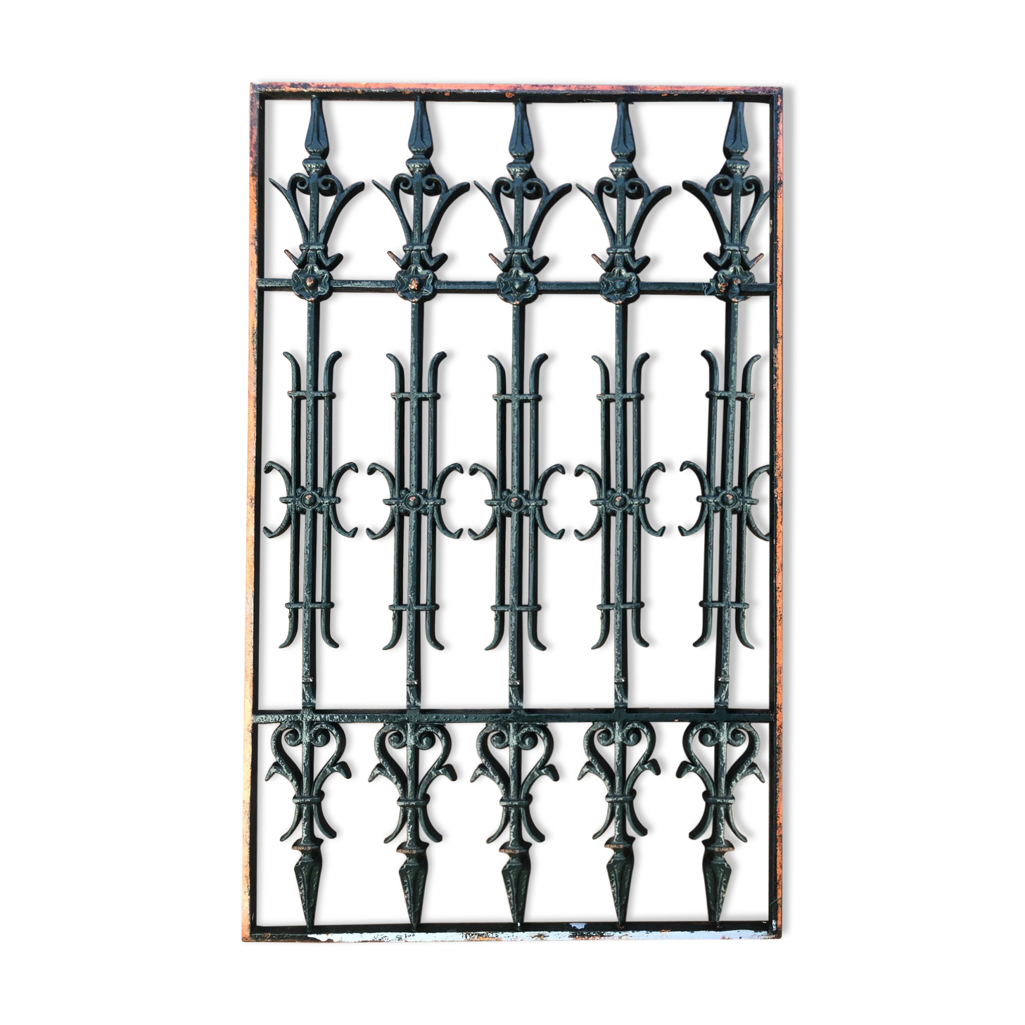 Grille de porte ancienne en fonte