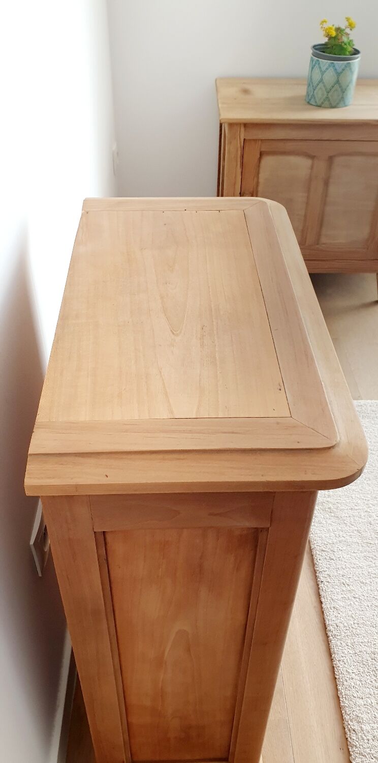 Wooden curtain cabinet