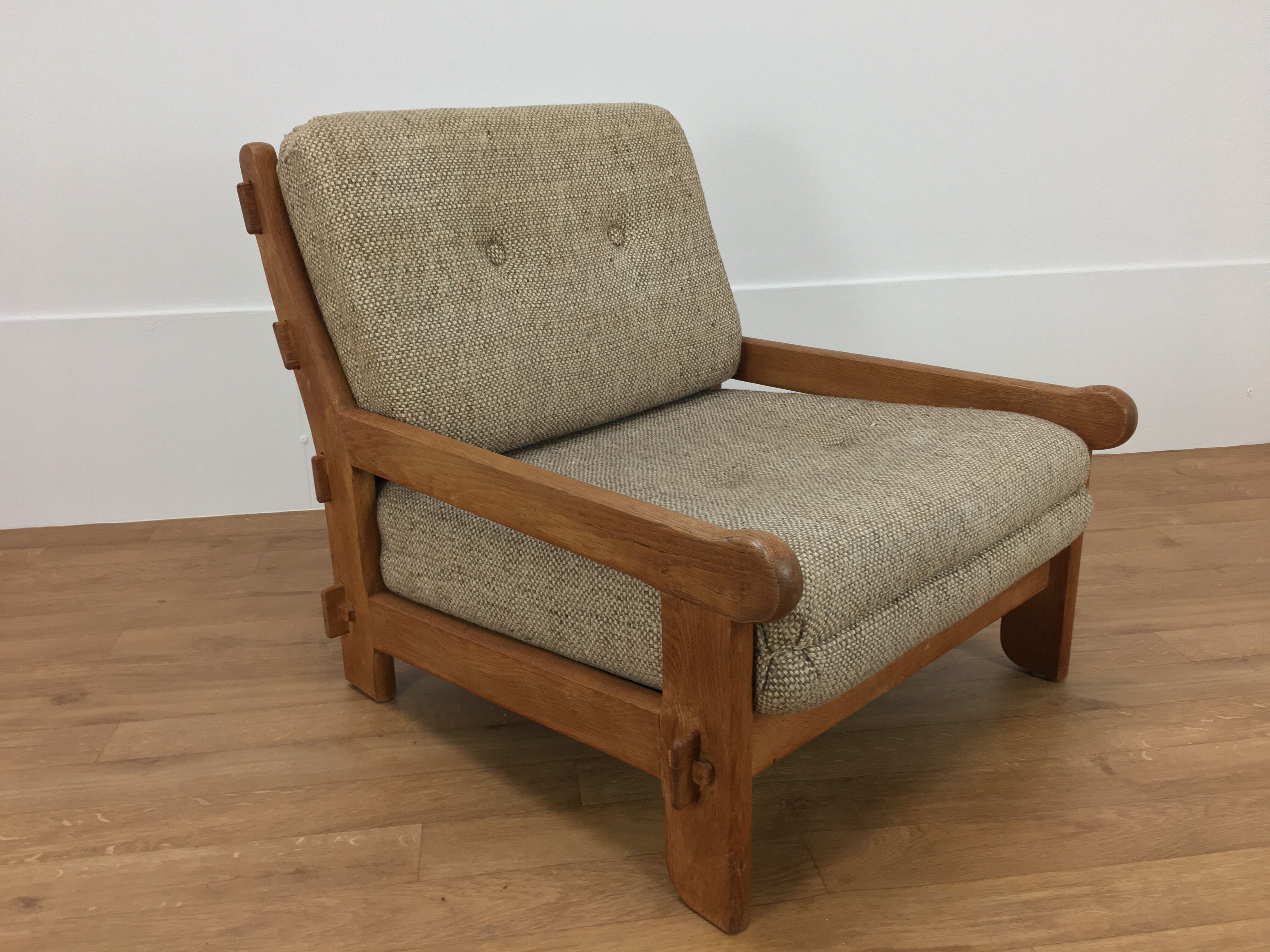 Brutalist chair with oak feathers