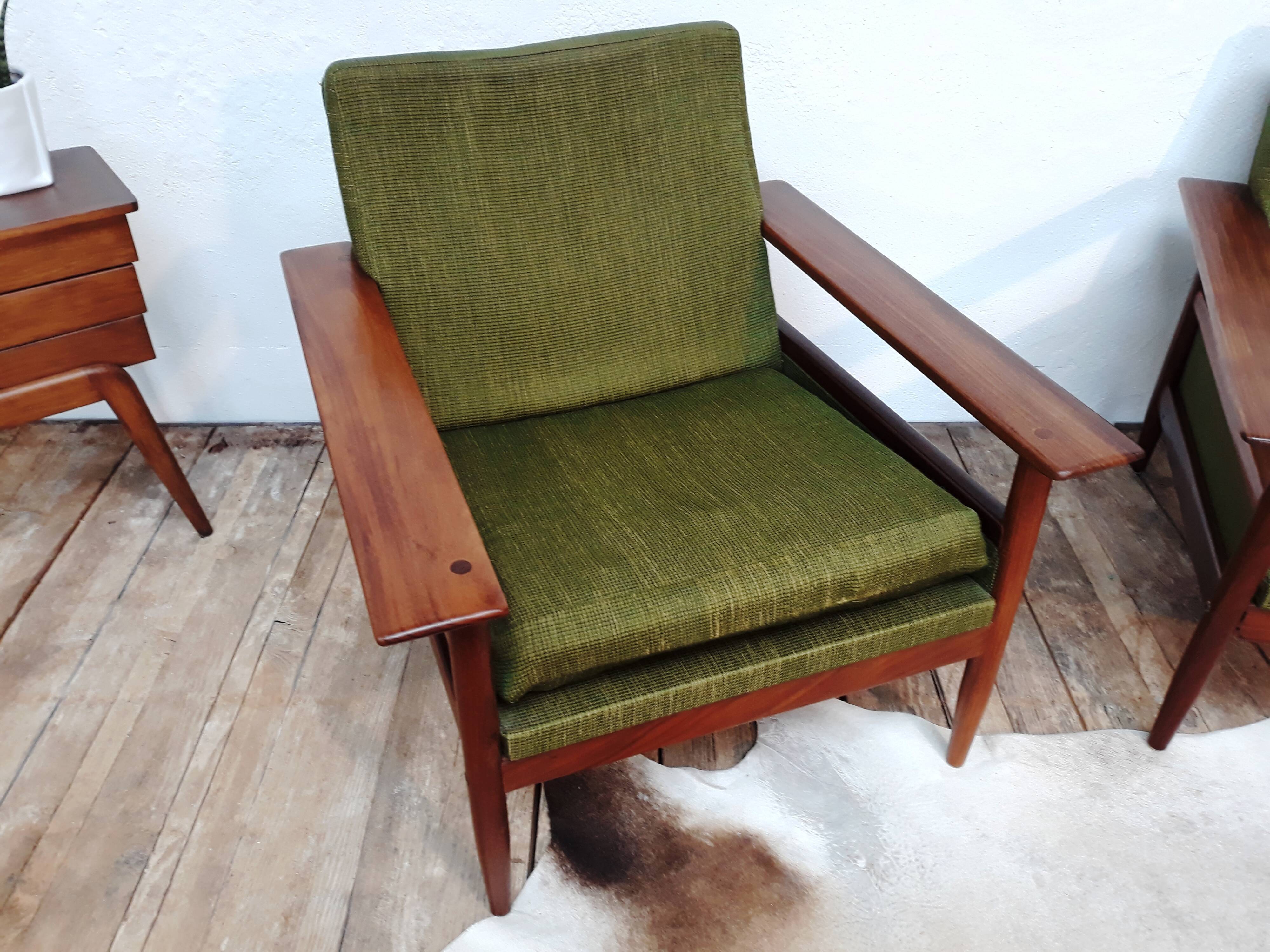 Pair of scandinavian chairs