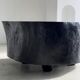 Table basse noire en bois massif