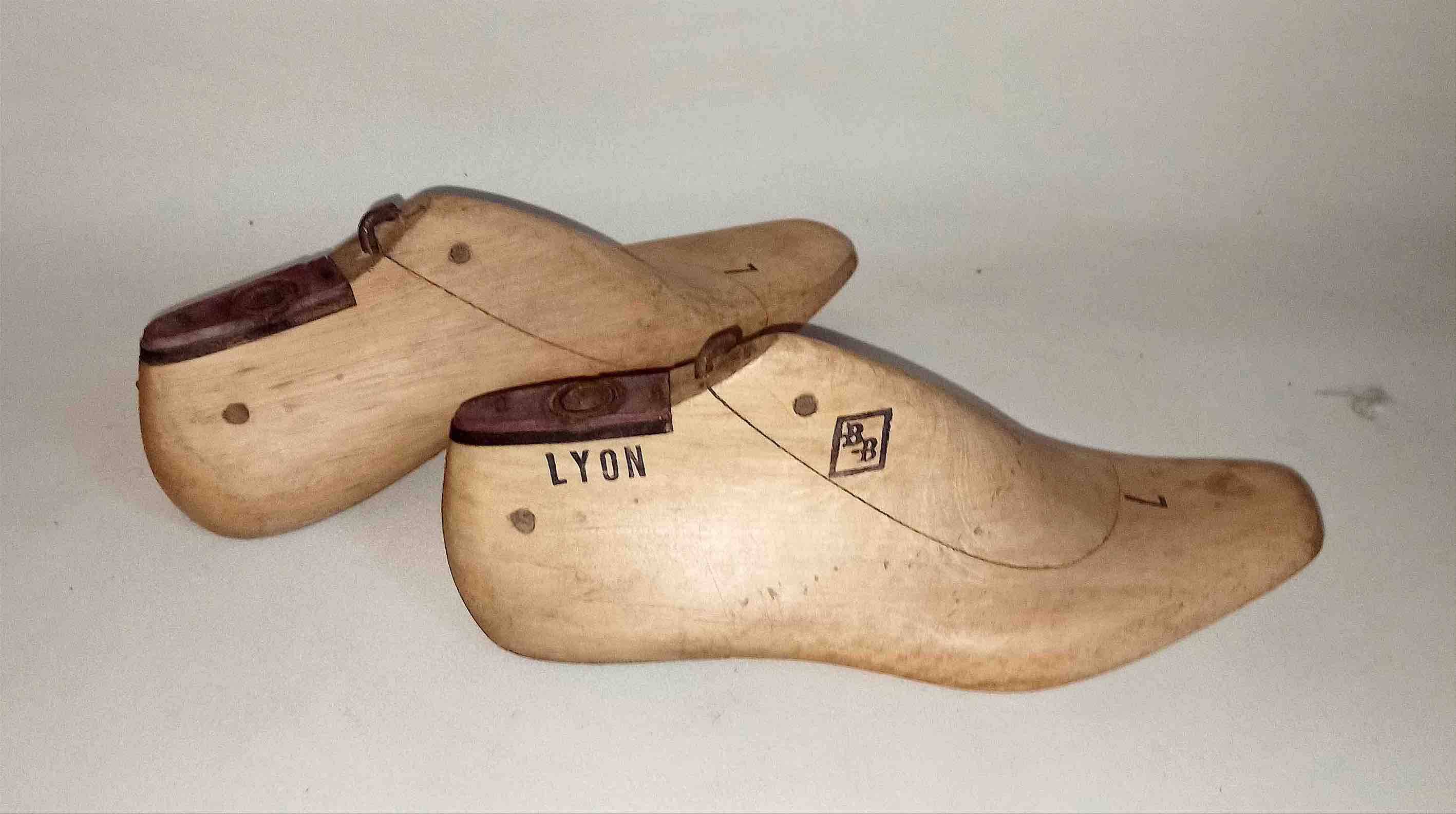 Shoe last - adult shoe trees 1930s