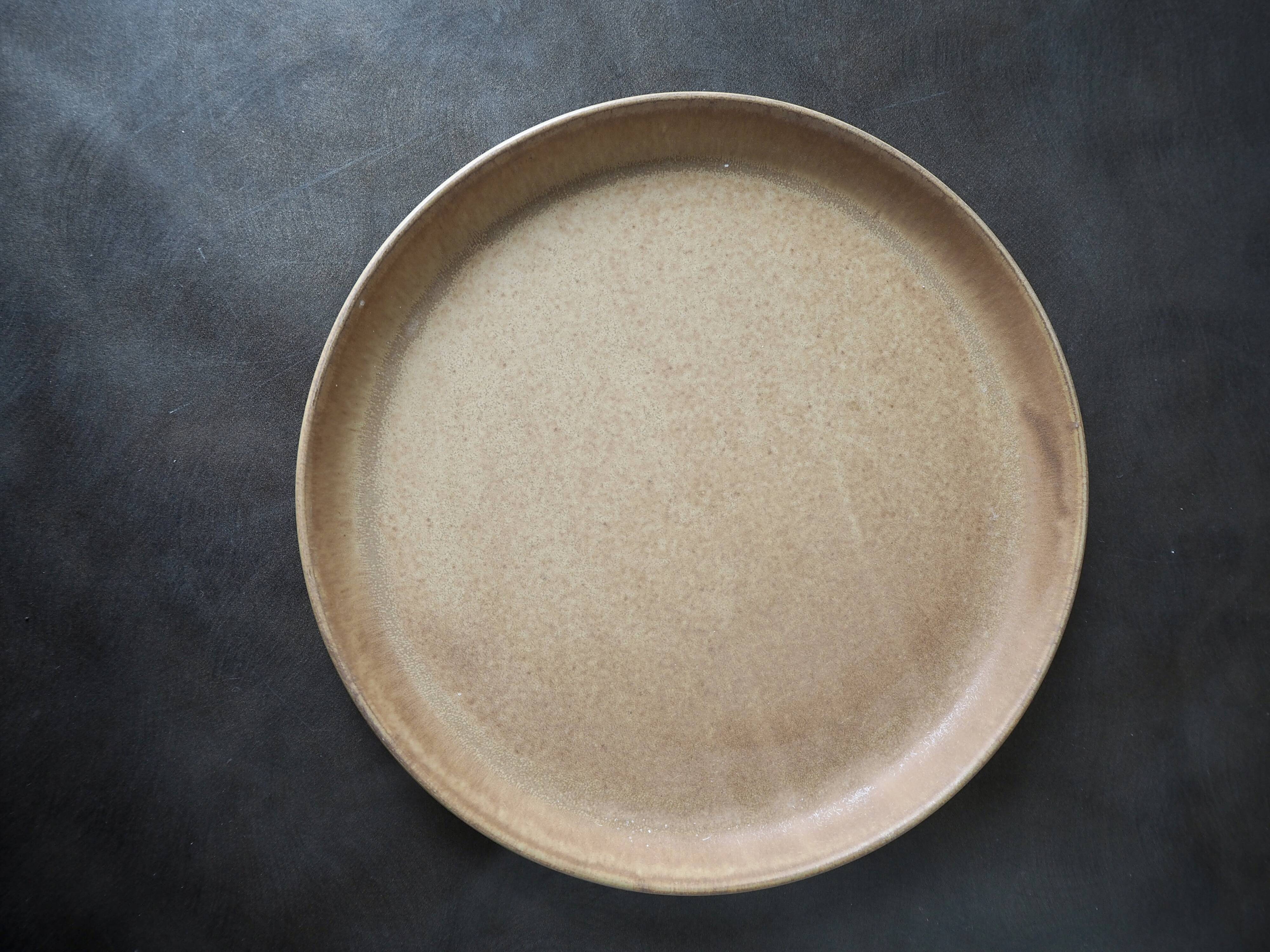 Set of 6 artisanal dessert plates in raw stoneware