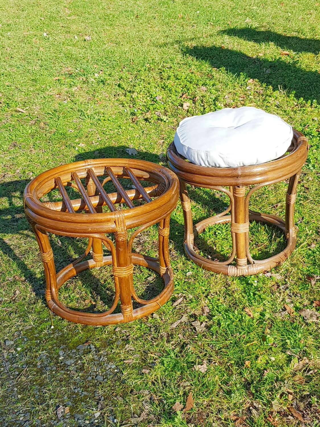 Set 2 rattan stools