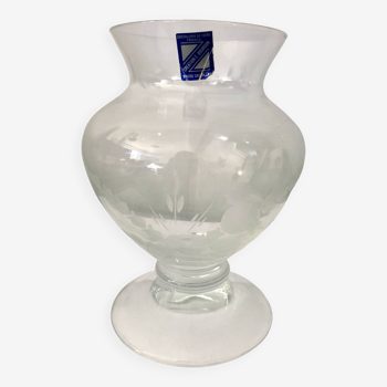 Vase gravé en cristal, maitre cristallier e.bourdon