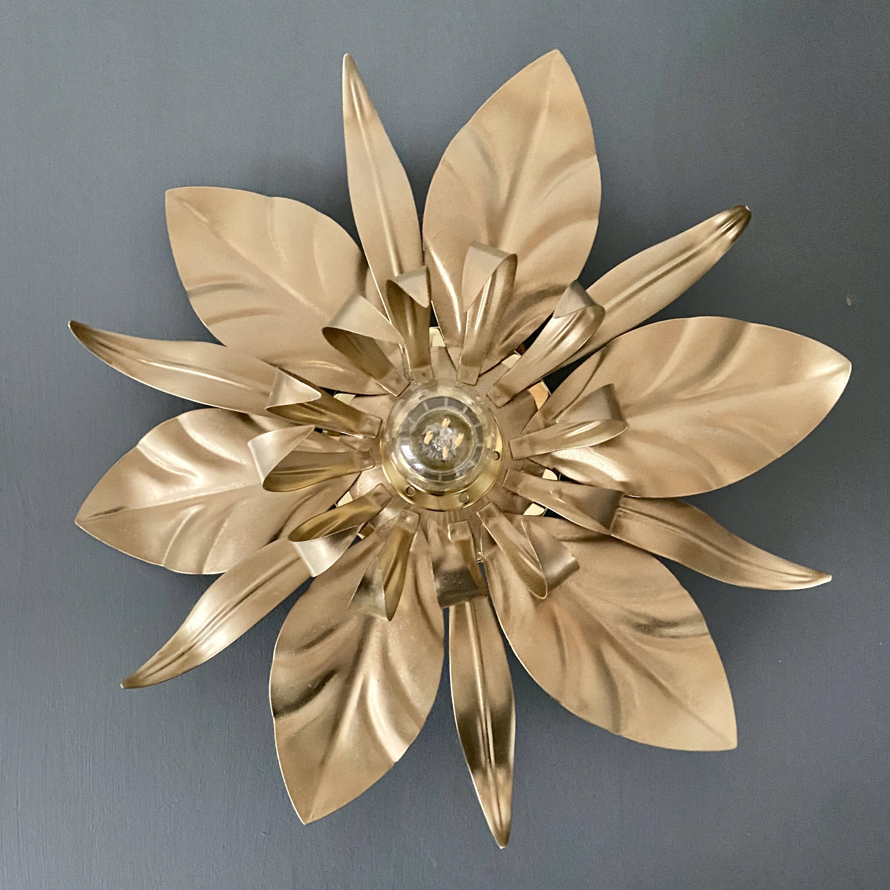Vintage wall light in gold metal