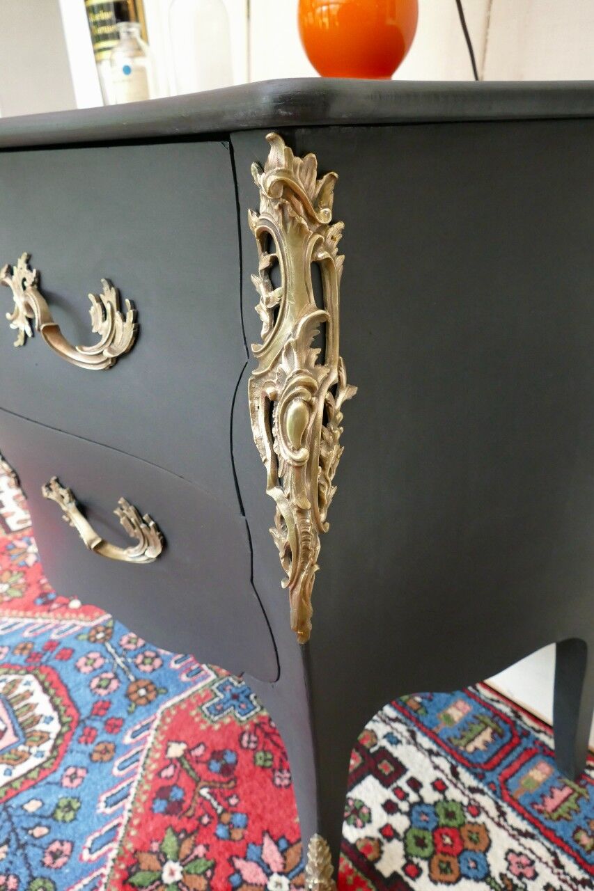 Commode galbée Louis XV
