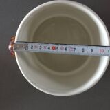 Stoneware pot with lid