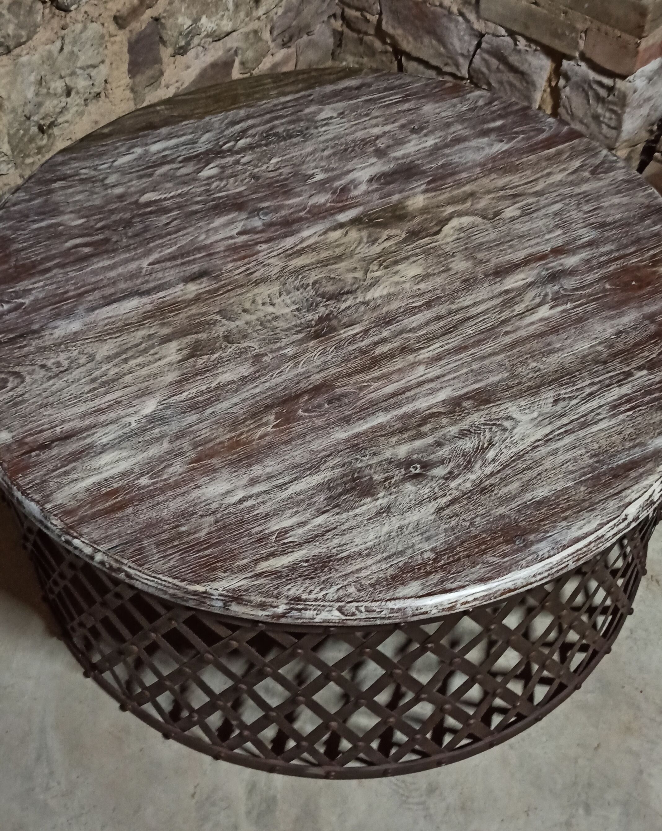 Table basse ronde en bois avec pieds métal