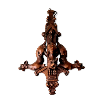 Gargoyle suspension in carved wood neo classic style late nineteenth century