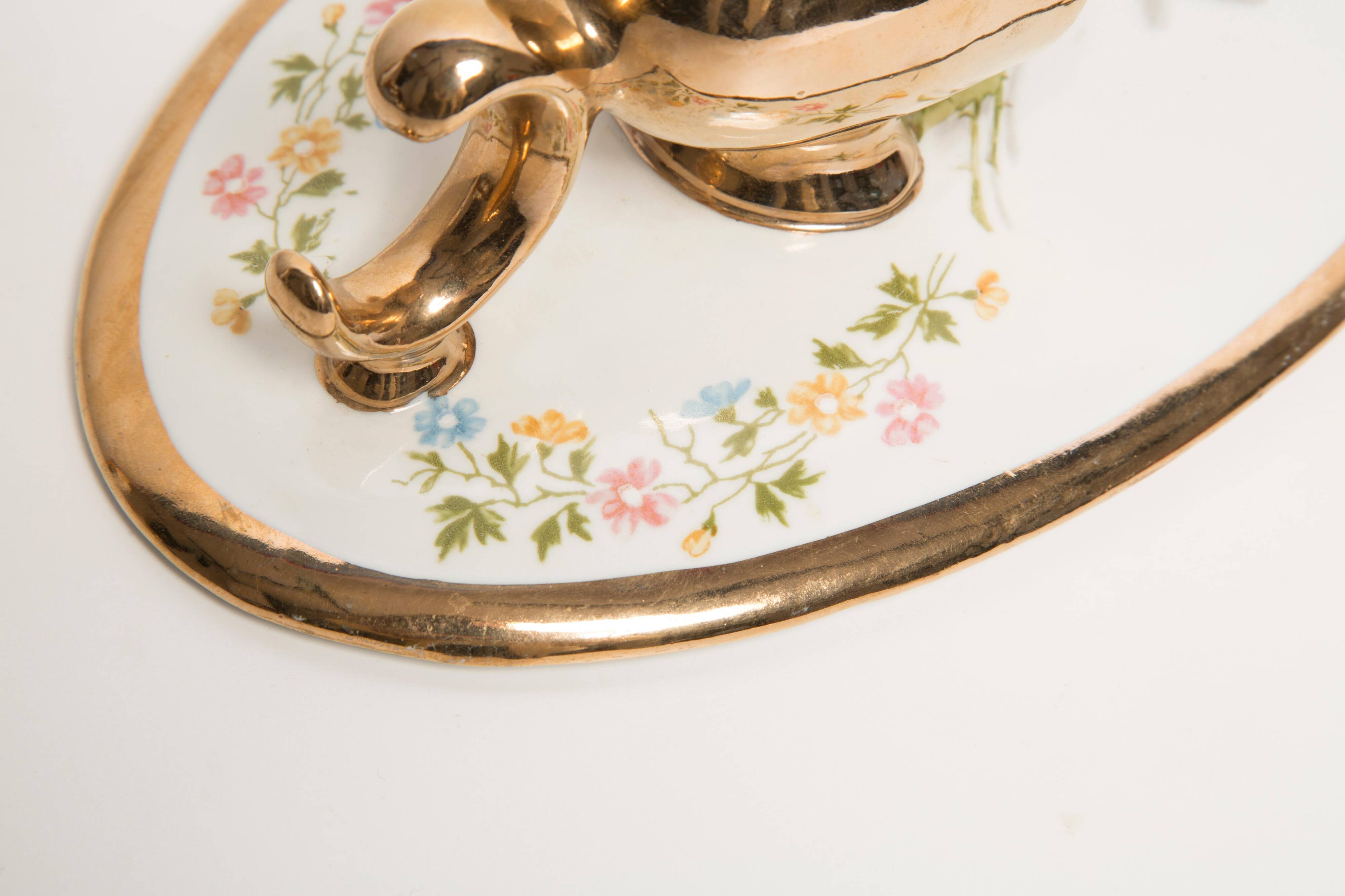 Set of two wall sconces in porcelain with roses, Poland, 1960s.