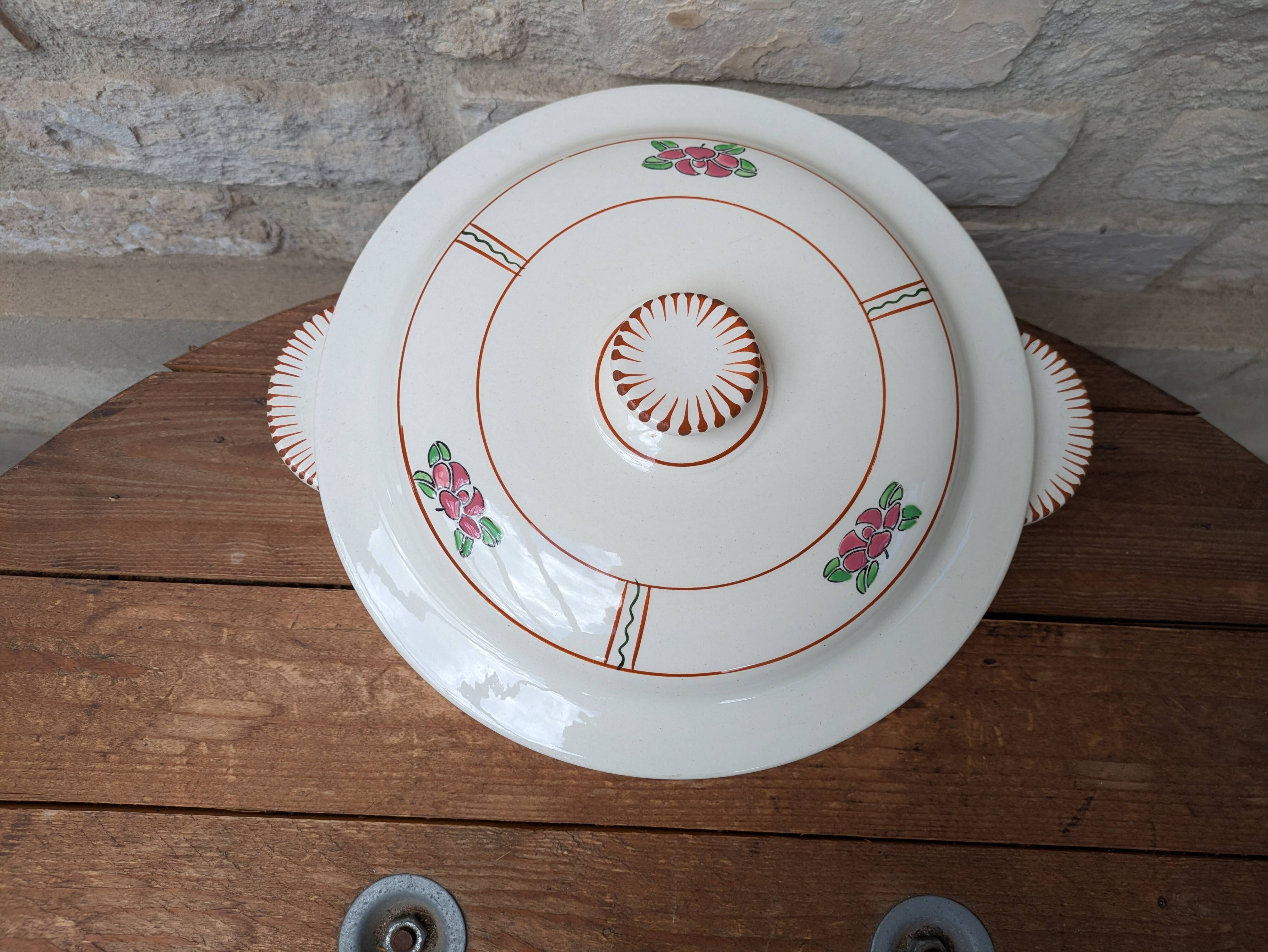 Soup tureen with lid in Salins ironstone model Nénuphar 25.5cm