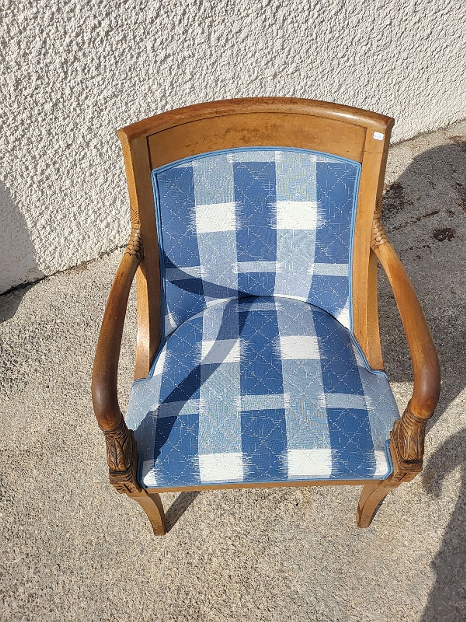 Fauteuil dossier arrondi tete de poisson