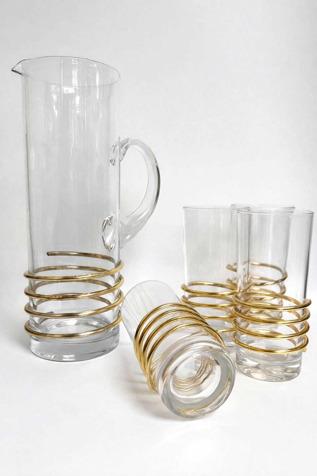 Vintage glassware set with decanter – golden spirals, France 1960