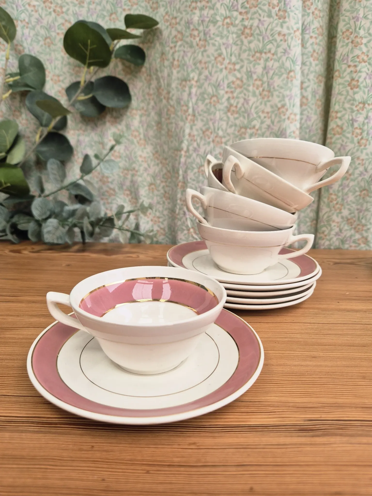 6 vintage coffee cups